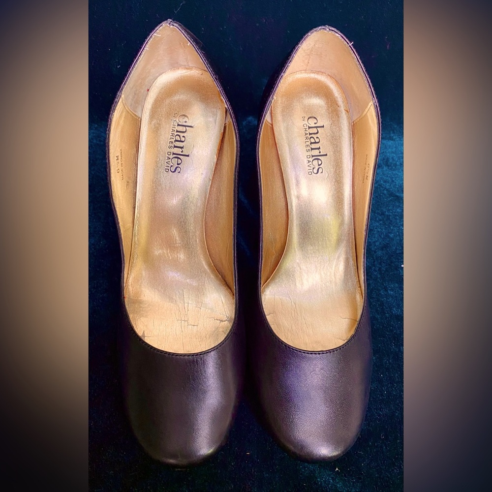 Charles by Charles David 6.5 black round toe heels